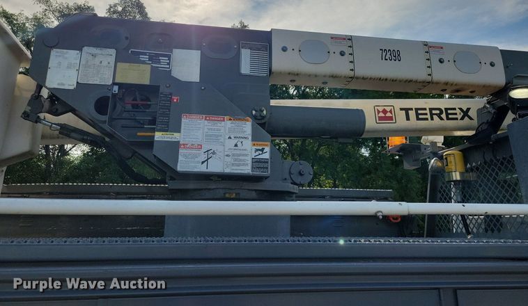 image for item JO9273 2010 Freightliner Business Class M2 106  bucket truck