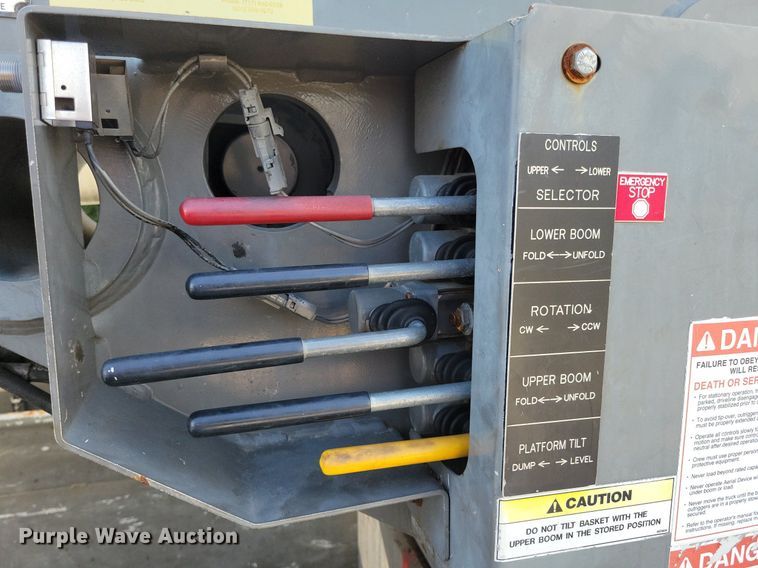 image for item JO9273 2010 Freightliner Business Class M2 106  bucket truck