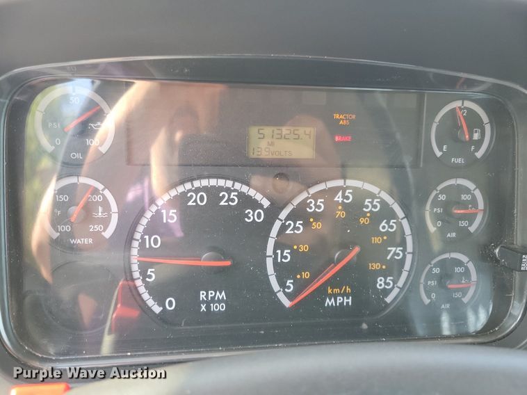 image for item JO9273 2010 Freightliner Business Class M2 106  bucket truck