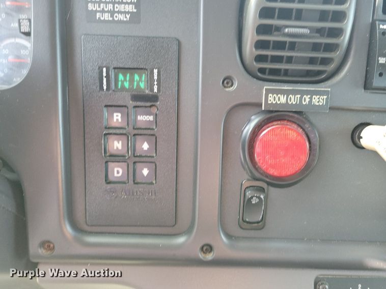 image for item JO9273 2010 Freightliner Business Class M2 106  bucket truck