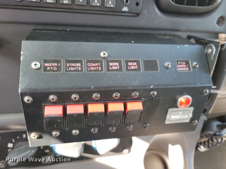 image for item JO9273 2010 Freightliner Business Class M2 106  bucket truck