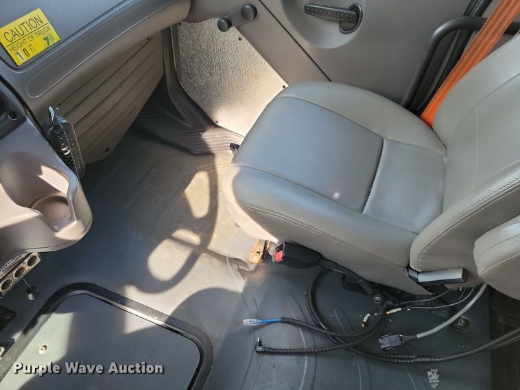 image for item JO9273 2010 Freightliner Business Class M2 106  bucket truck