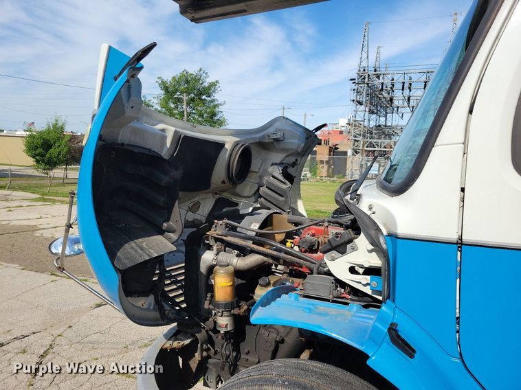 image for item JO9273 2010 Freightliner Business Class M2 106  bucket truck