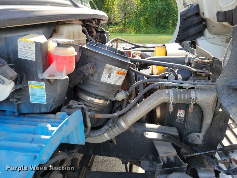 image for item JO9273 2010 Freightliner Business Class M2 106  bucket truck