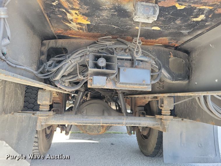 image for item JO9273 2010 Freightliner Business Class M2 106  bucket truck