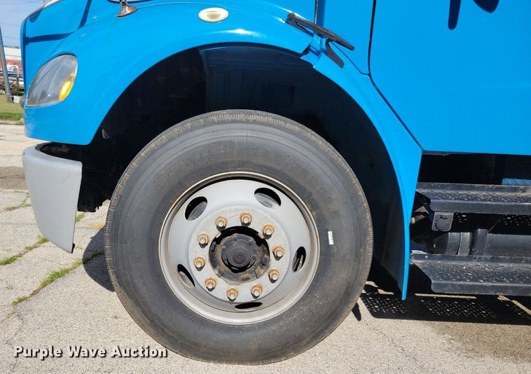 image for item JO9273 2010 Freightliner Business Class M2 106  bucket truck