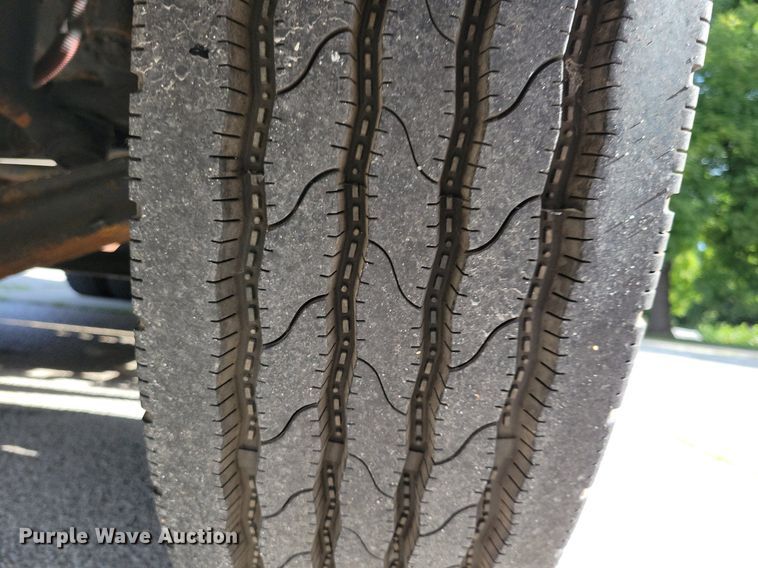 image for item JO9273 2010 Freightliner Business Class M2 106  bucket truck