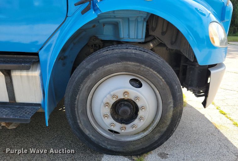 image for item JO9273 2010 Freightliner Business Class M2 106  bucket truck