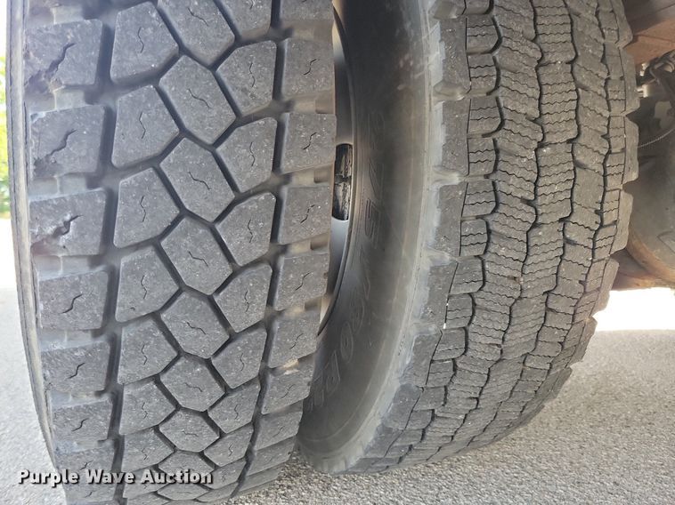 image for item JO9273 2010 Freightliner Business Class M2 106  bucket truck