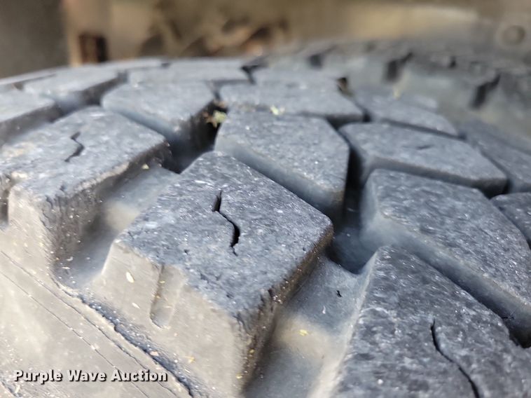 image for item JO9273 2010 Freightliner Business Class M2 106  bucket truck