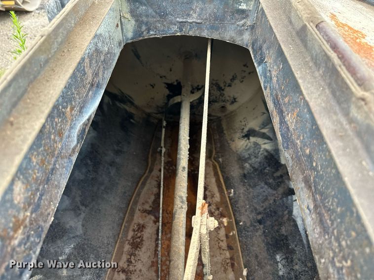 image for item JW9990 Utility trailer