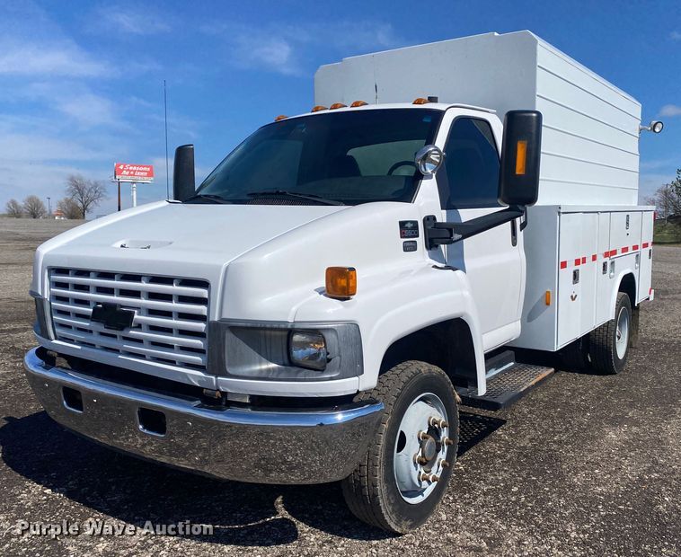 image for item KB9556 2006 Chevrolet C5500  utility / service truck