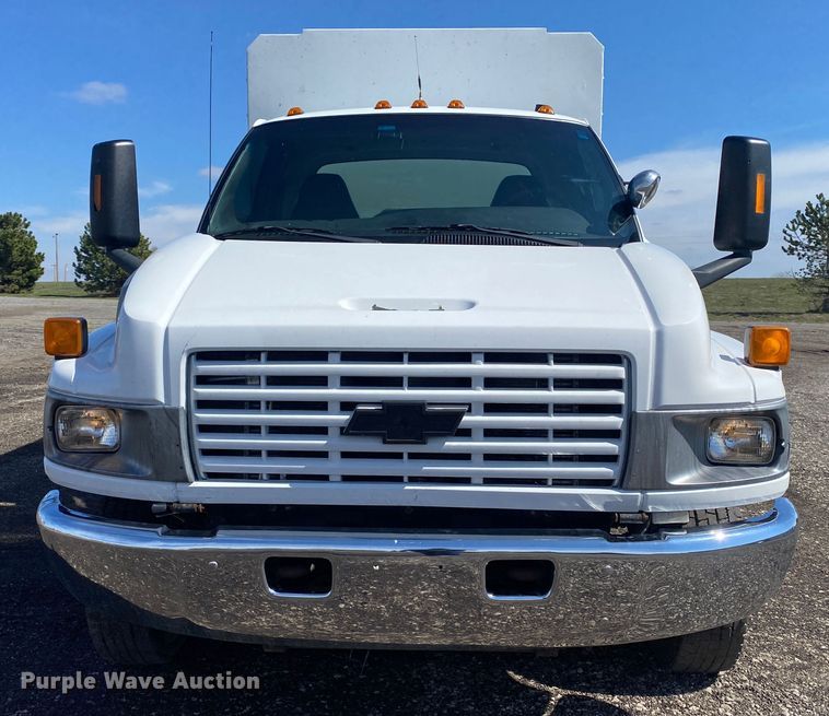 image for item KB9556 2006 Chevrolet C5500  utility / service truck