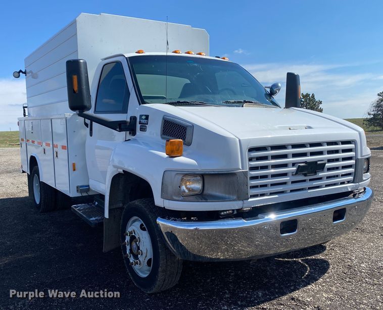 image for item KB9556 2006 Chevrolet C5500  utility / service truck