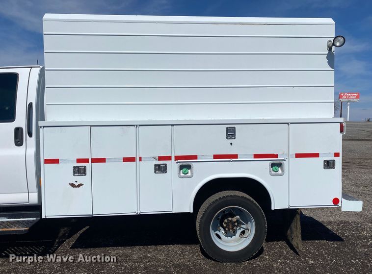 image for item KB9556 2006 Chevrolet C5500  utility / service truck