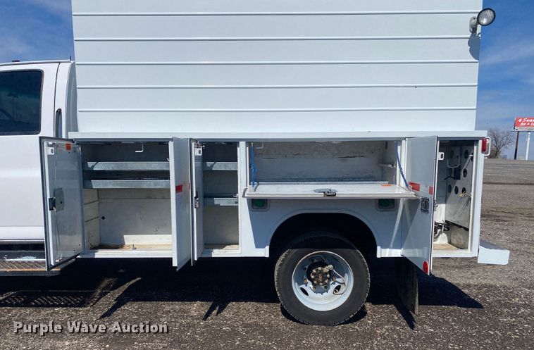 image for item KB9556 2006 Chevrolet C5500  utility / service truck