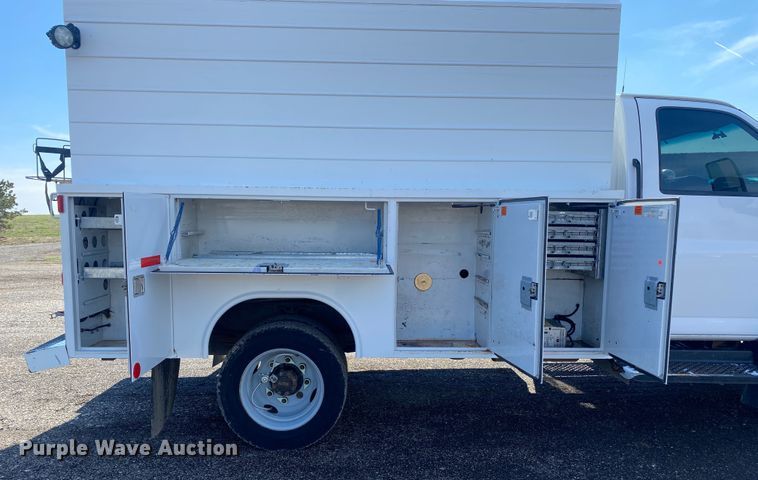 image for item KB9556 2006 Chevrolet C5500  utility / service truck