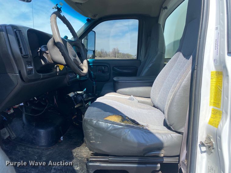 image for item KB9556 2006 Chevrolet C5500  utility / service truck