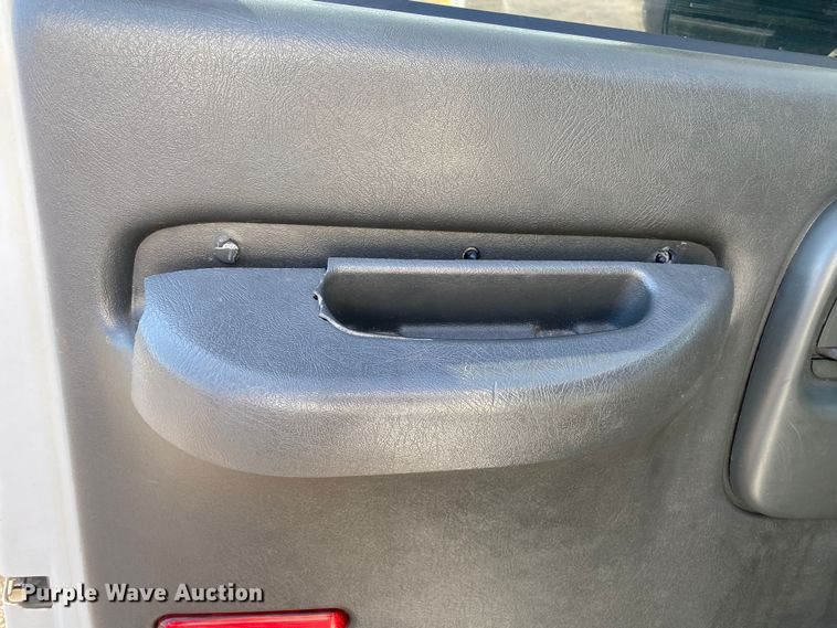 image for item KB9556 2006 Chevrolet C5500  utility / service truck