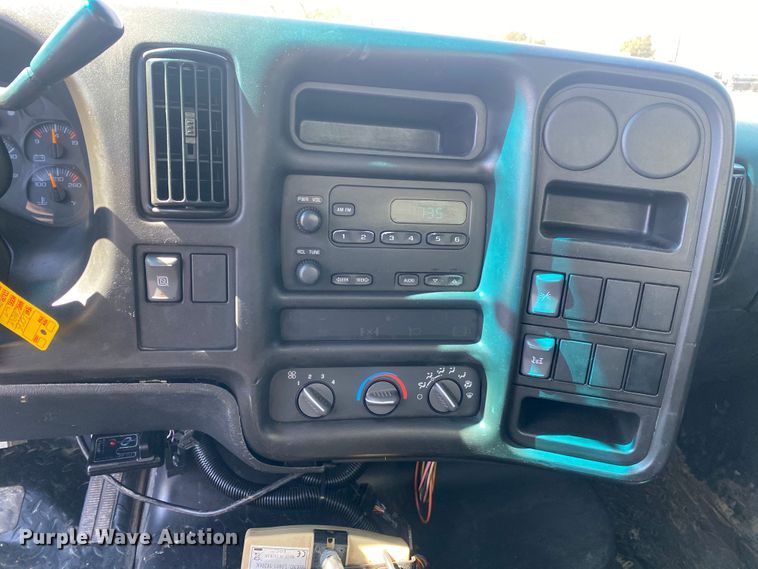 image for item KB9556 2006 Chevrolet C5500  utility / service truck