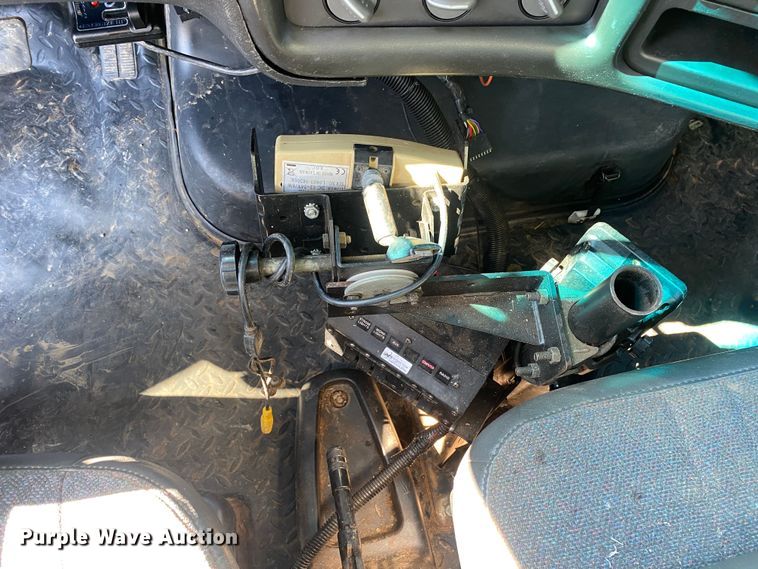 image for item KB9556 2006 Chevrolet C5500  utility / service truck