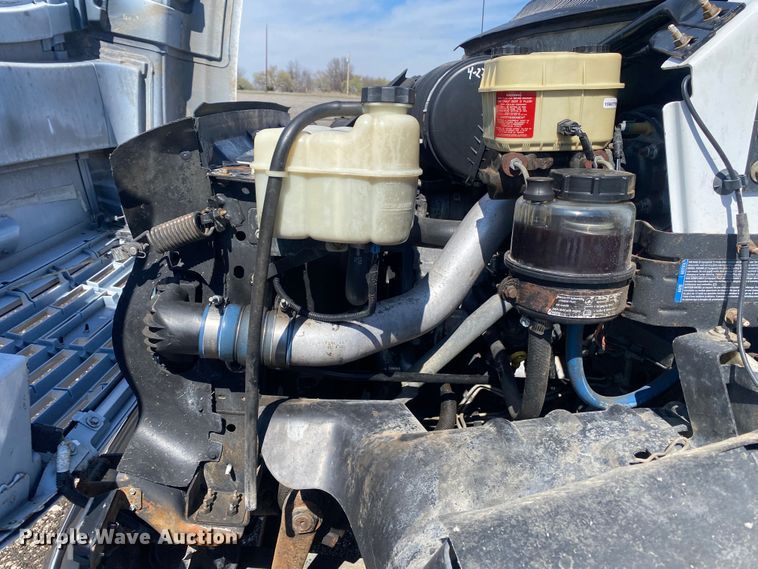 image for item KB9556 2006 Chevrolet C5500  utility / service truck