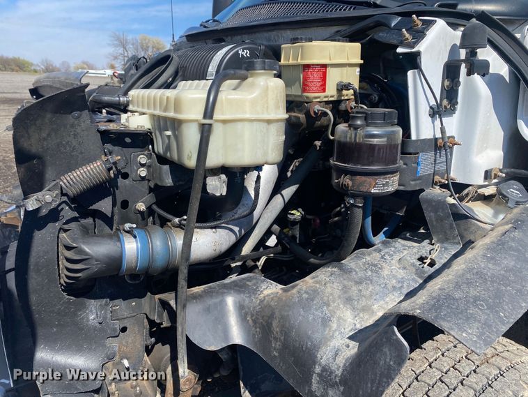 image for item KB9556 2006 Chevrolet C5500  utility / service truck