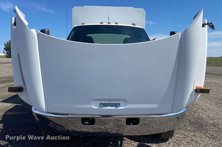 image for item KB9556 2006 Chevrolet C5500  utility / service truck