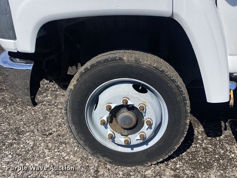 image for item KB9556 2006 Chevrolet C5500  utility / service truck