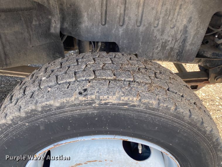 image for item KB9556 2006 Chevrolet C5500  utility / service truck