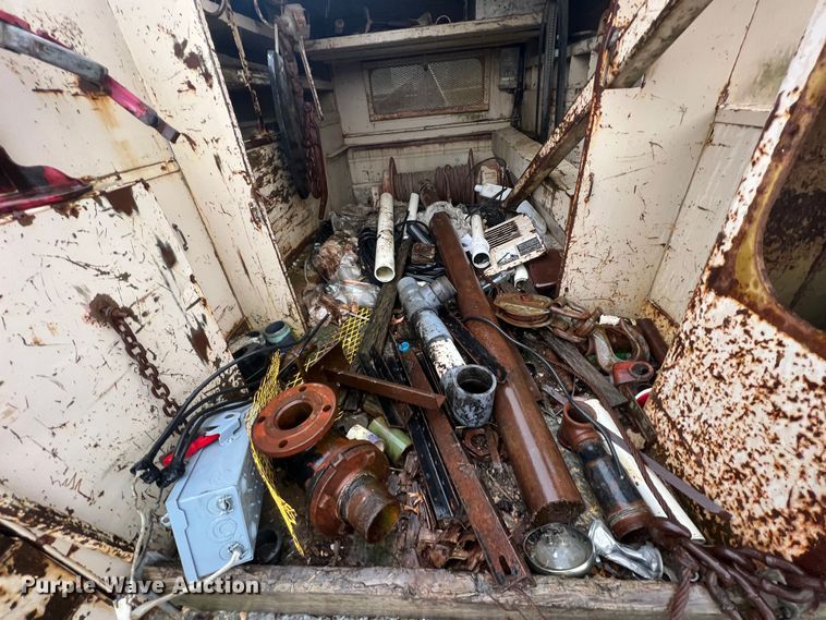 image for item KF9756 1990 International 4700  crew cab bucket truck