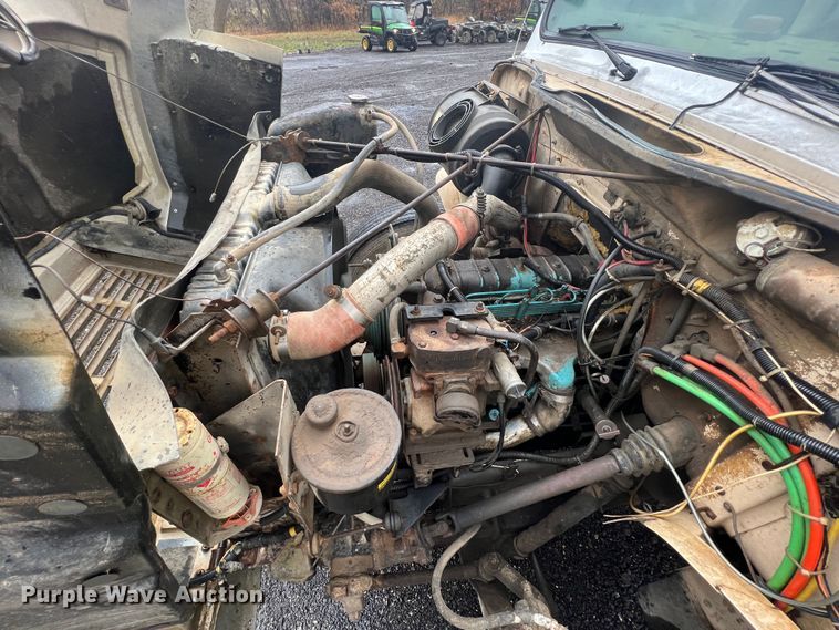 image for item KF9756 1990 International 4700  crew cab bucket truck