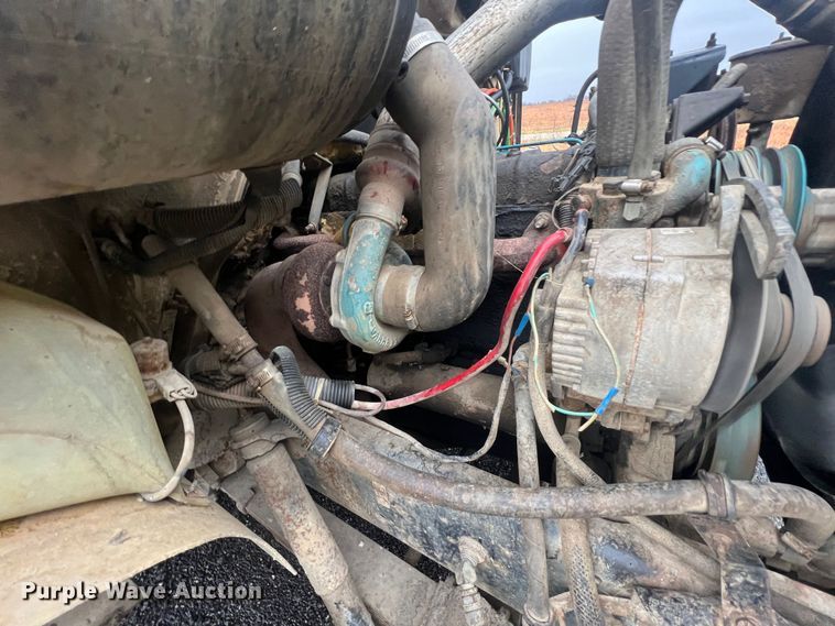 image for item KF9756 1990 International 4700  crew cab bucket truck