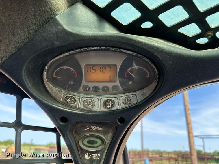 image for item KM9850 2014 Bobcat T750  tracked skid steer loader