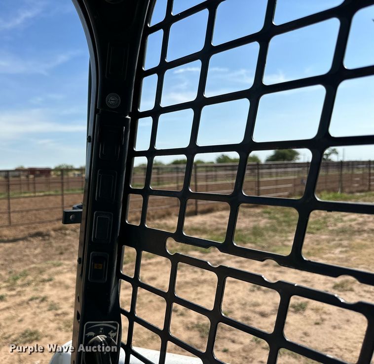 image for item KM9850 2014 Bobcat T750  tracked skid steer loader