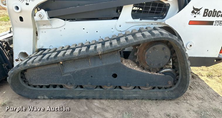 image for item KM9850 2014 Bobcat T750  tracked skid steer loader