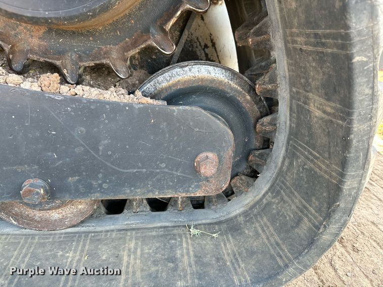 image for item KM9850 2014 Bobcat T750  tracked skid steer loader