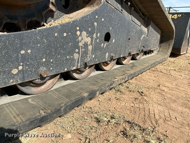 image for item KM9850 2014 Bobcat T750  tracked skid steer loader