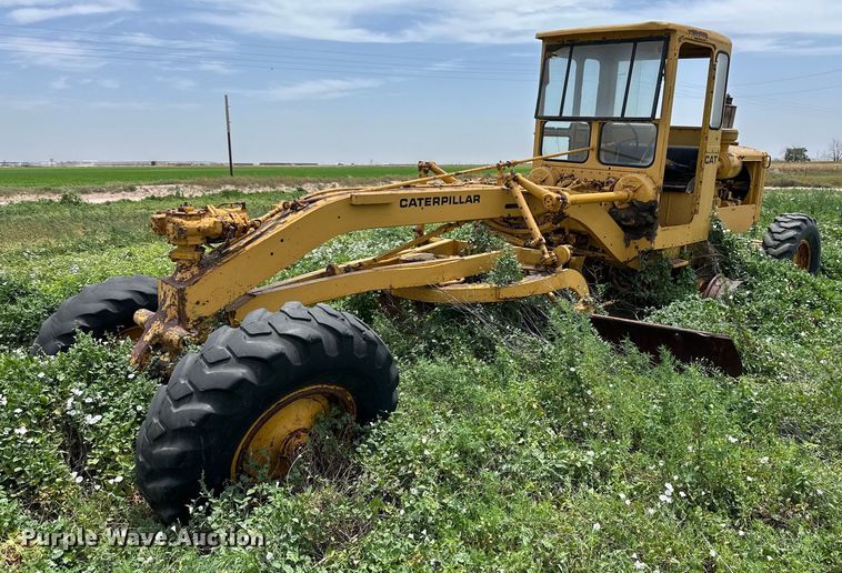 image for item KM9869 1959 Caterpillar 12  rigid frame motor grader