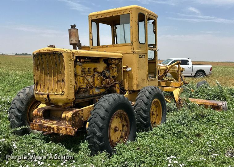 image for item KM9869 1959 Caterpillar 12  rigid frame motor grader