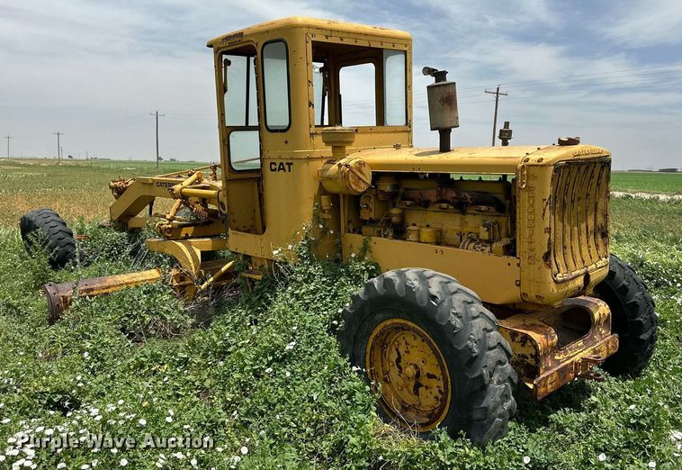 image for item KM9869 1959 Caterpillar 12  rigid frame motor grader