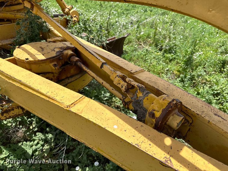 image for item KM9869 1959 Caterpillar 12  rigid frame motor grader
