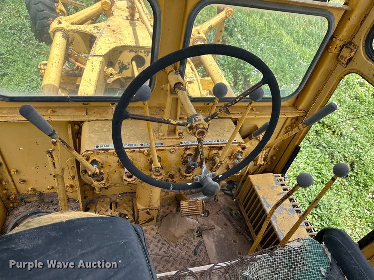 image for item KM9869 1959 Caterpillar 12  rigid frame motor grader