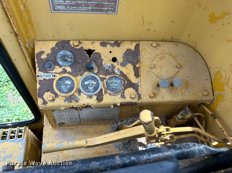 image for item KM9869 1959 Caterpillar 12  rigid frame motor grader