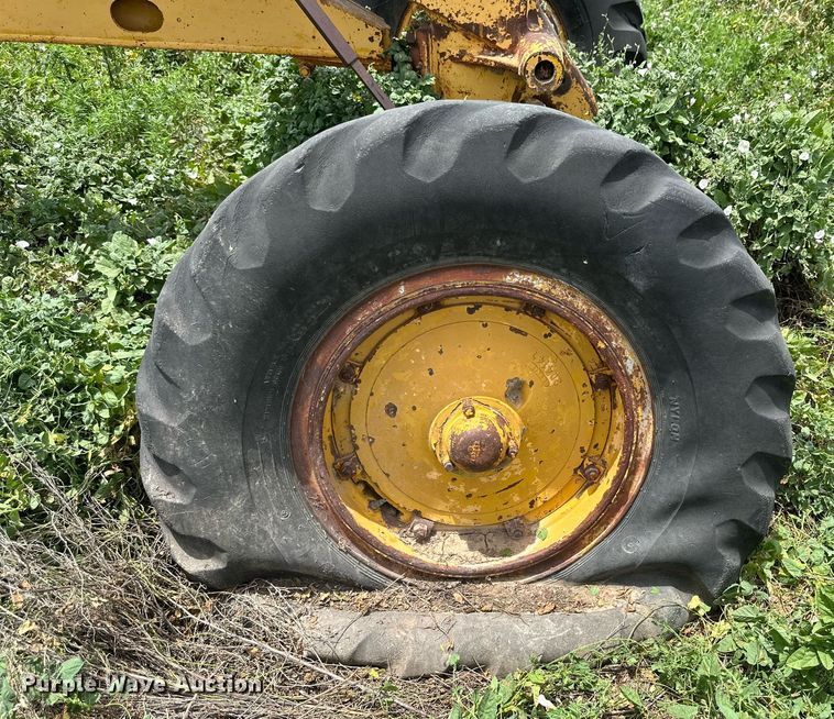 image for item KM9869 1959 Caterpillar 12  rigid frame motor grader