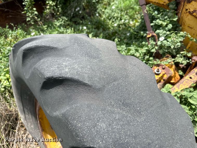 image for item KM9869 1959 Caterpillar 12  rigid frame motor grader