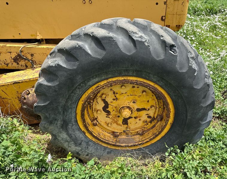 image for item KM9869 1959 Caterpillar 12  rigid frame motor grader