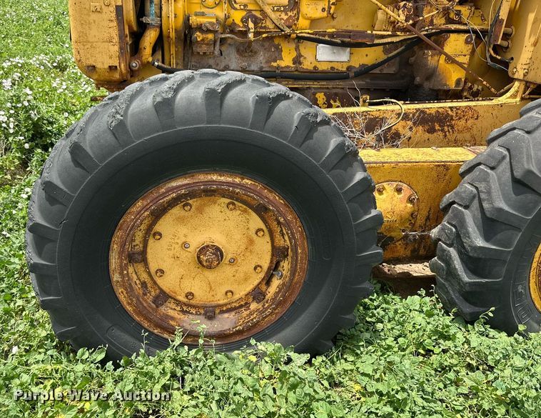 image for item KM9869 1959 Caterpillar 12  rigid frame motor grader