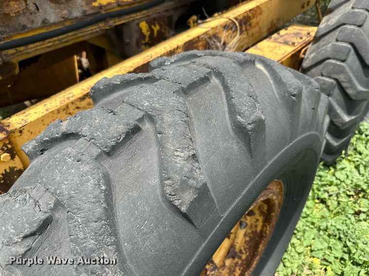 image for item KM9869 1959 Caterpillar 12  rigid frame motor grader