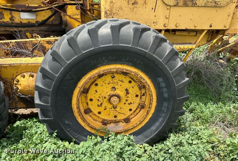 image for item KM9869 1959 Caterpillar 12  rigid frame motor grader